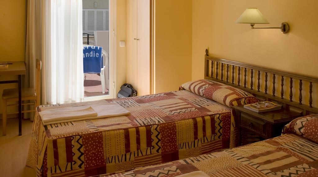 Hotel Central Normandie Sitges Kamer foto